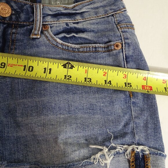 Aeropostale Midi Cut Off Cuffed Denim Jean Shorts Womens Size 00 Blue - Picture 7 of 8